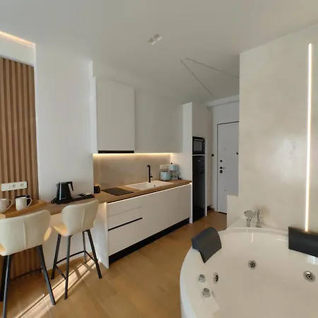 Break 1 Led & Bath Apartment Volos